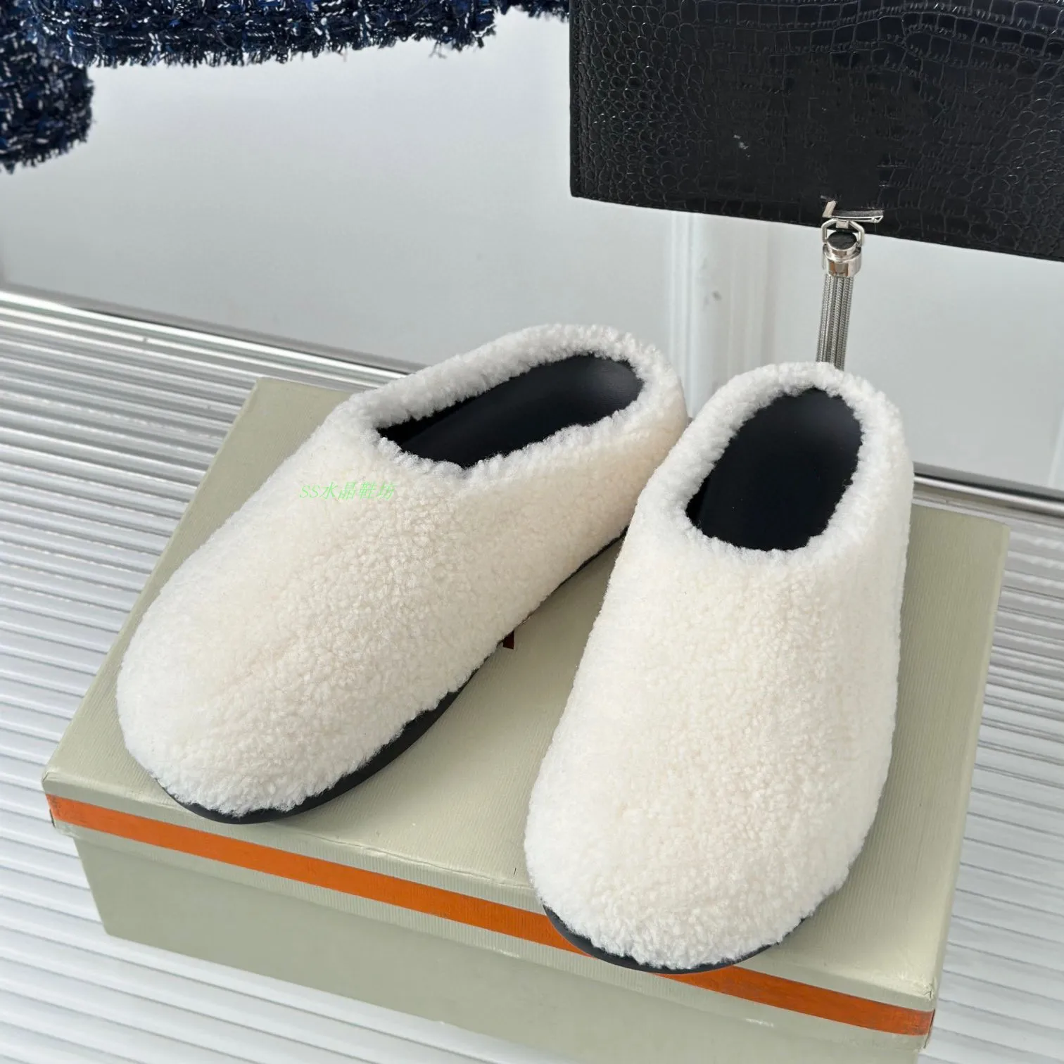 

Shearling Fussbett Sabot Slippers Women's Shoes 2023 Autumn Winter Lamb Fur Thick Sole Elevated Slippers mules flats