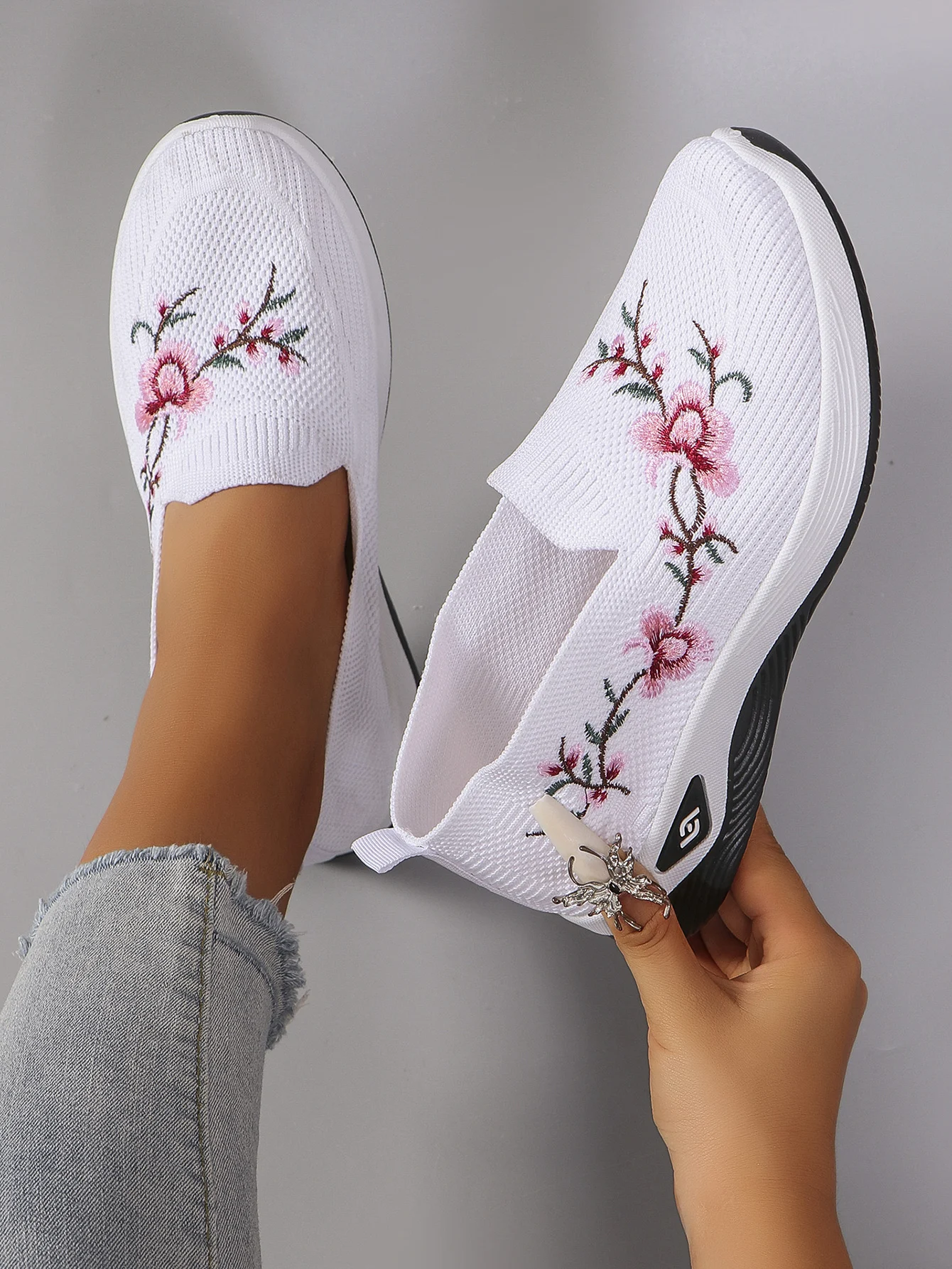 Spring New Product: Women's Lazy Casual, Comfortable, Breathable, Lightweight, Wear resistant Flat Shoes 3