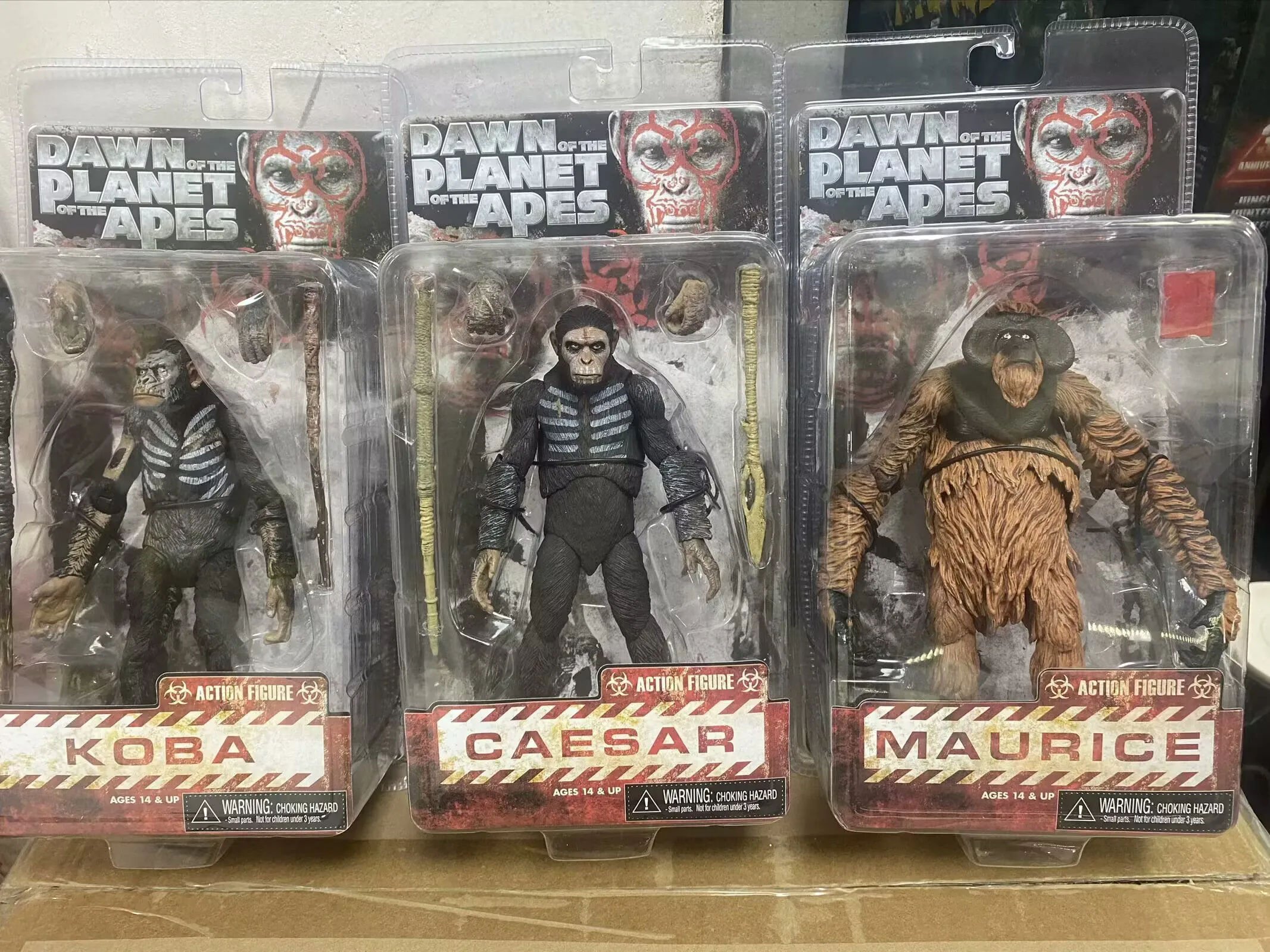 PLANET OF THE APES フィギュア3体セット。 NECA Rise Pawn Of The Planet Of The Apes Caesar Koba Maurice Movie