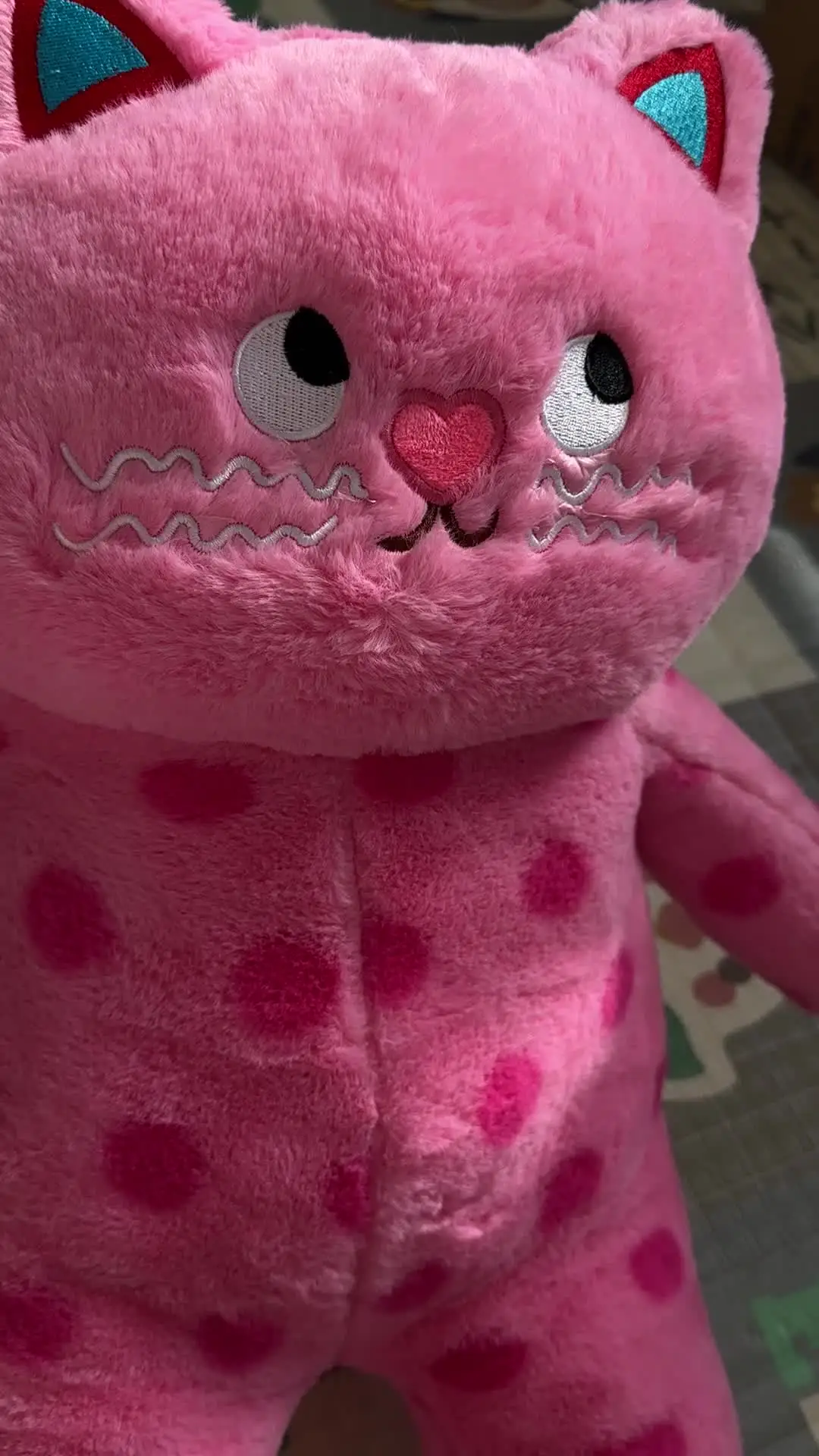 ピンクの水玉の猫のぬいぐるみ,ユニークなぬいぐるみ,子猫のハグの眠っ