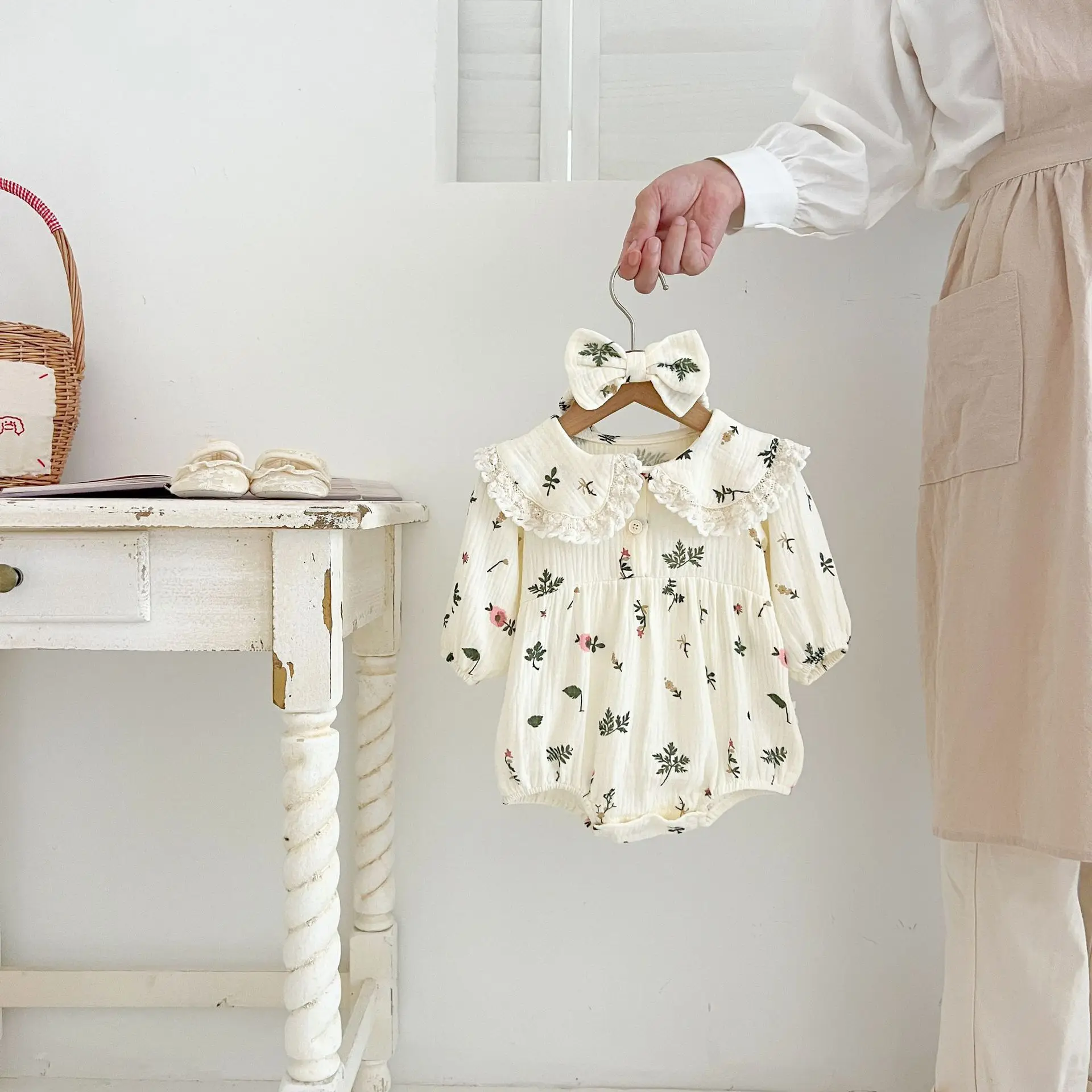 Herbst Neugeborenen Baby Mädchen Süße Blume Strampler + Stirnband Musselin Revers Strampler Kinder Onepiece Mode Baby Kleidung – Detail 4