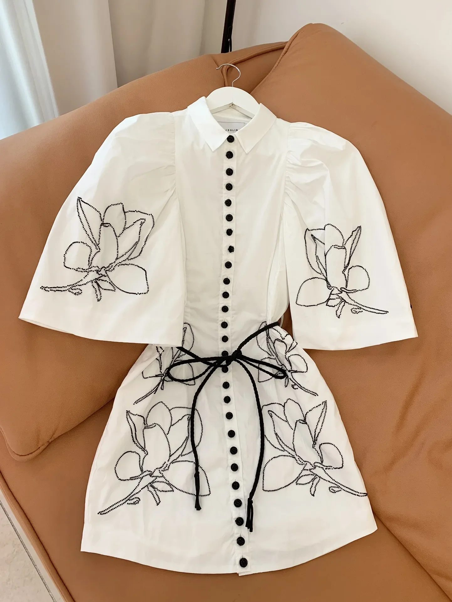 

Women Runway Embroidery Flower Cotton Mini Dress Single Breasted Turn-down Collar Waist Lace-up mini dress