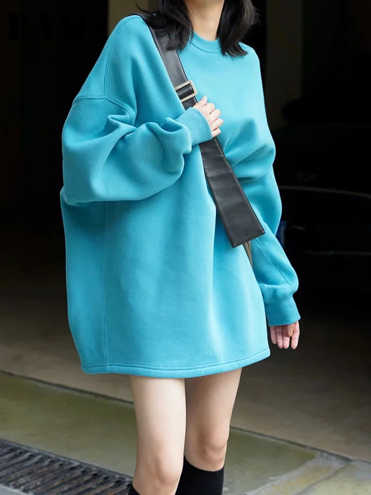 

[EAM] Loose Fit Blue Long Thick Sweatshirt New Round Neck Long Sleeve Women Big Size Fashion Tide Spring Autumn 2024 1DF2191