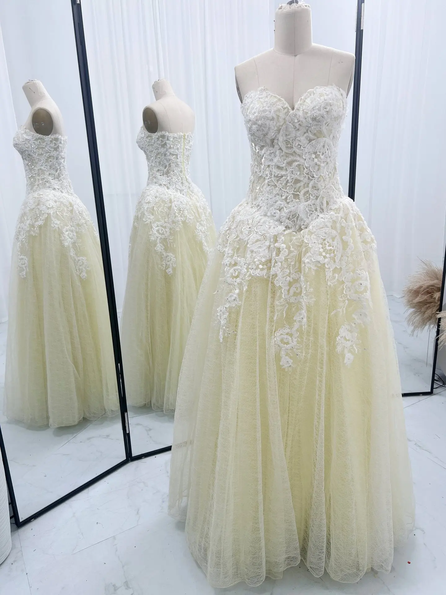 

Light Yellow Immortal Mesh Tube Top Sleeveless Puff Skirt Performance Evening Dress Skirt M1409