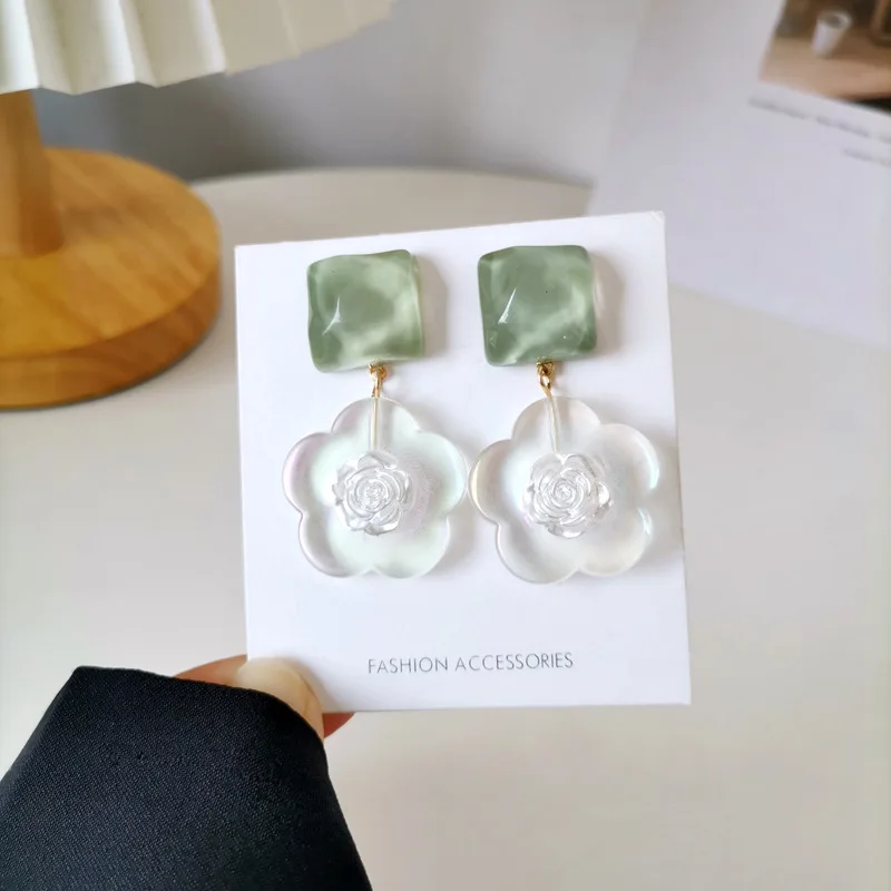 Earrings By ONLINE FASHION BAZAAR - Silver Color Light Weight Metal  Beautiful Design | Stylish & Trendy College | Casual Party | Daily Use |  Vocation Earring for Girls | Women | Kids - Under 200 : Amazon.in: Fashion