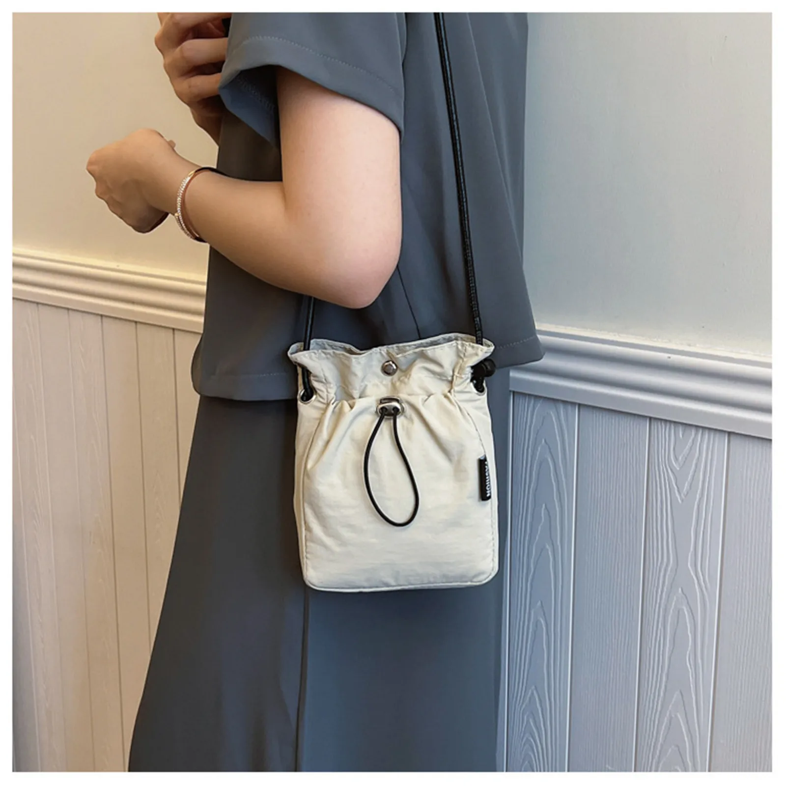Small Fabric Bag Women 2024 New Fashion Ins Walking Mobile Phone Bag Lightweight Shoulder Messenger Bag 4