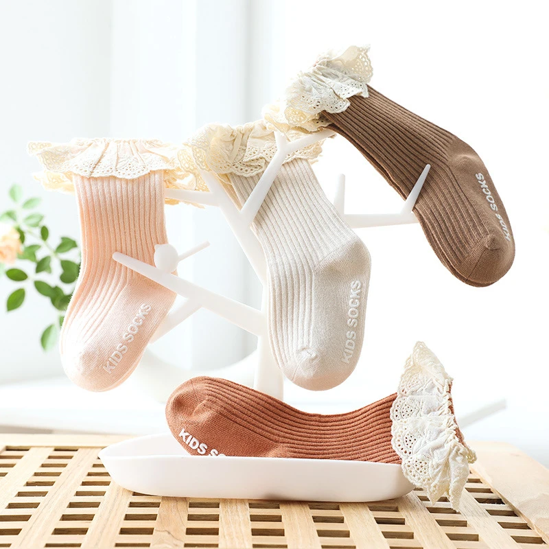 

2022 Anti-slip Baby Ruffle Socks With Rubber Infant Socks Newborn Autumn Children Floor Lace Flowers Infant Socks For 0-3 Years