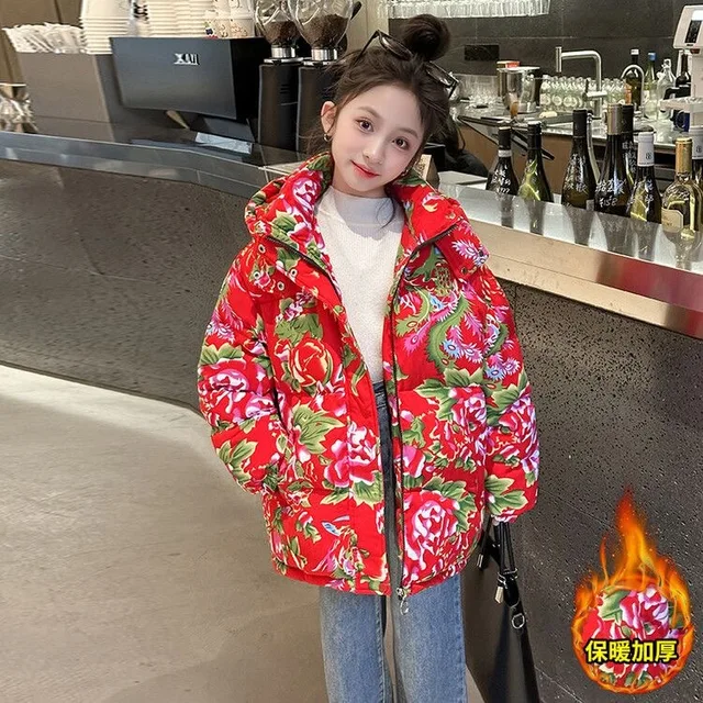 겨울에 입기에 적합한 여아용 다운 재킷