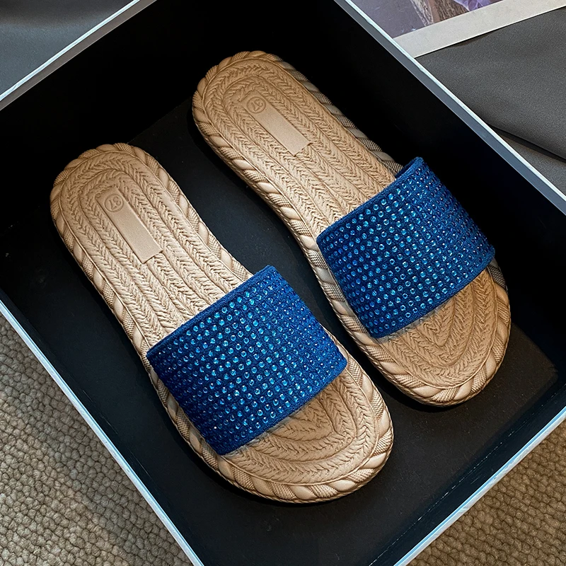 

In 2023, the hot sale of European and American high-heeled large size buckle with thick soled wedged women sandals