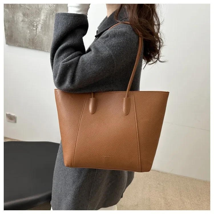Sac cabas bandoulière au design rétro