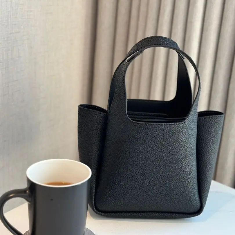 

PR High Beauty Solid Color Vegetable Basket Bag, 2023 New Light Luxury and Unique Design, Same Handbag