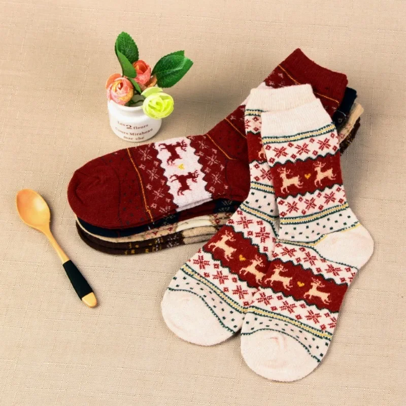 

Autumn and Winter Wool Socks Comfortable Soft Socks Personality Christmas Deer Jacquard Women's Mid-tube Socks for Women