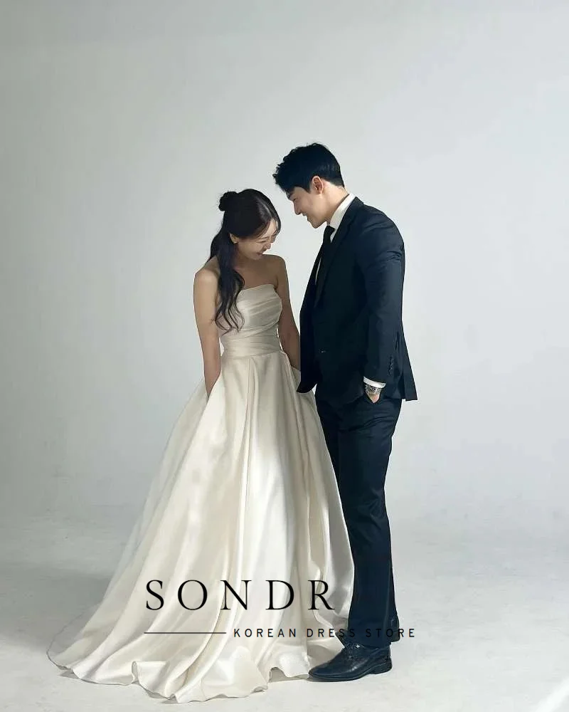 Sondr 2026 Simple A Line Korean Wedding Dresses Photo Shoot Strapless Soft Satin Pleats Sweep Train Bridal Gowns Corset Back