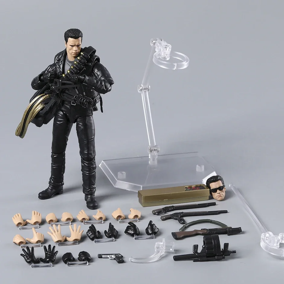 MAFEX フィギュア　199 ターミネーター　T-800 Amazon.com: Medicom Terminator T-800 T2 Ver. MAFEX Action