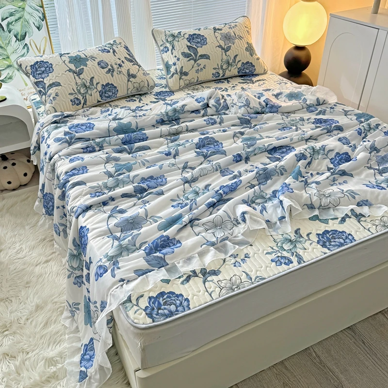 

Vintage Blue Flower Summer Quilts, Floral Queen Size Ice Silk Comforter Home Textile Skin-Friendly Air Conditioning Quilt Lace