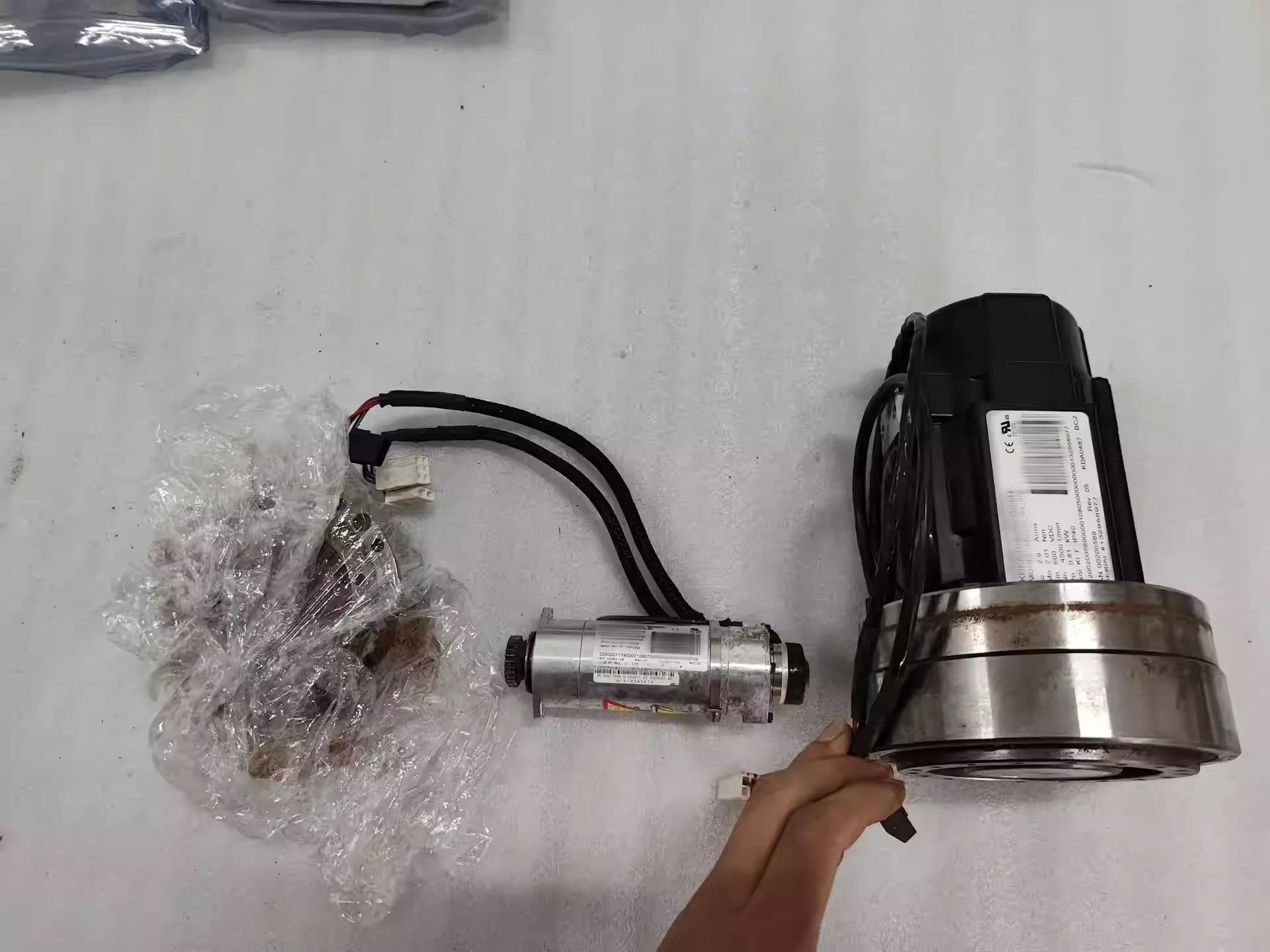 Kr6r700sixx five axis six axis motor MG_ 20_ 84_ 45, 00-200-589 with two harmonic modes 25-100-