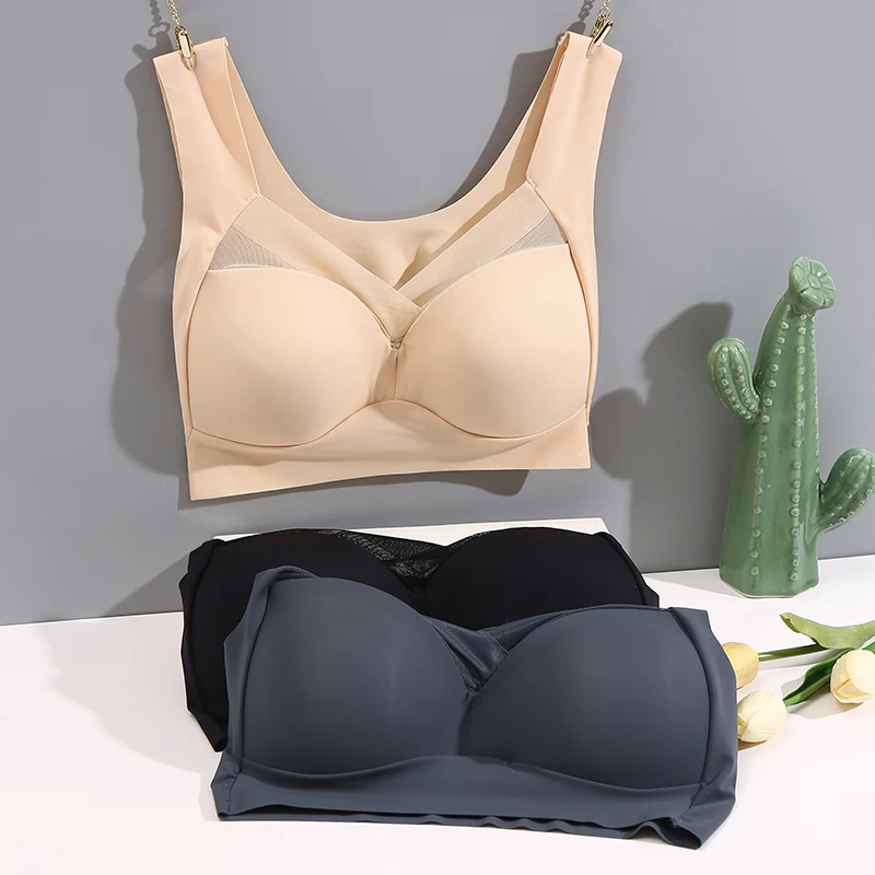 Description Picture 6 of itemFINETOO Sexy Deep V Bras Women Patchwork Lace Seamless Solid Color Underwear Bralette L-3XL Plus Size Wireless Bra Lingerie 2022