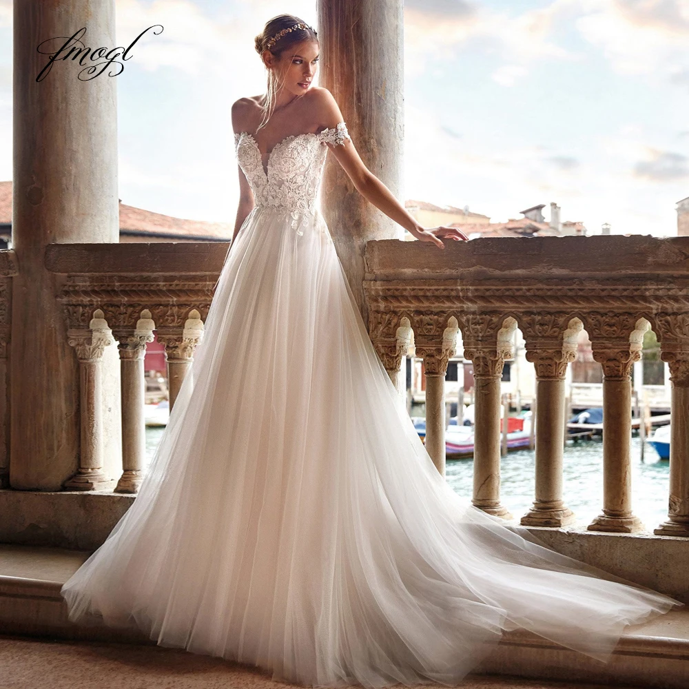 

Fmogl Sexy Boat Neck Backless Vintage Wedding Dresses Luxury Appliques Beaded Button Sweep Train A Line Bridal Gown