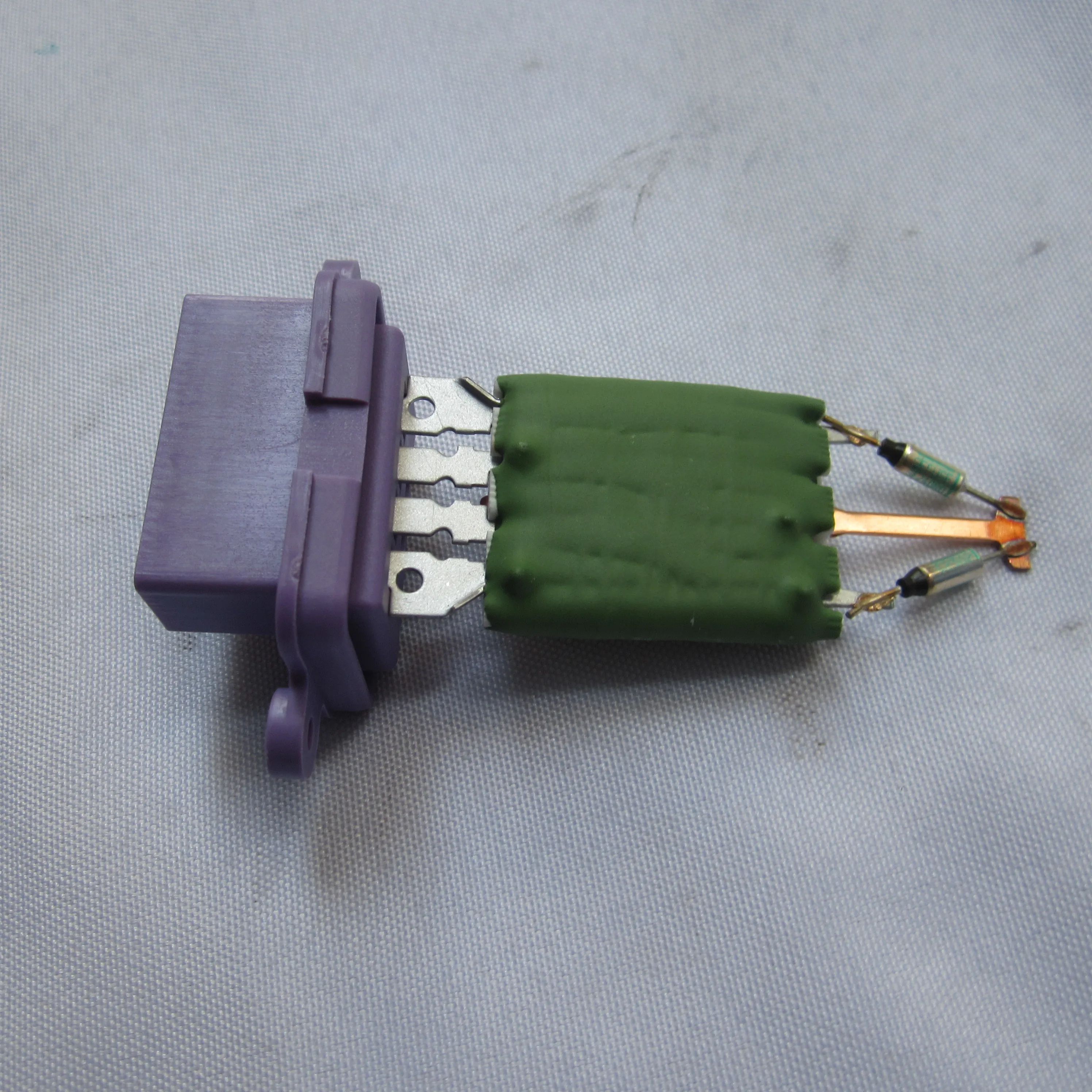 Auto AC Heater blower motor resistor for IVECO STRALIS A5150030 42538440 F3BE0681E F3BE0681A F3BE3681B 42553955 6R2K 2P7K 1R1K