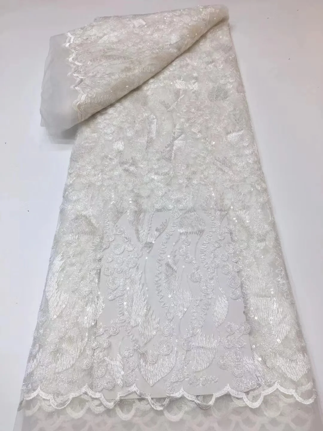 

Hot Sale French Sequins Lace Fabric African Tulle Lace Fabric Party Wedding Lace Shiny Fashionable Design Mesh Fabric 5 Yards