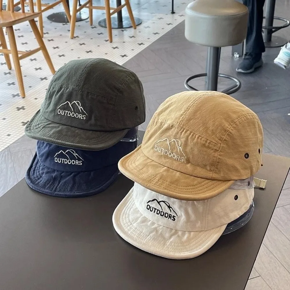 

Short Brim Baseball Cap Fashion Anti-Sun Versatile Hip Hop Peaked Cap Adjustable Trendy Sunscreen and Shading Hat Summer