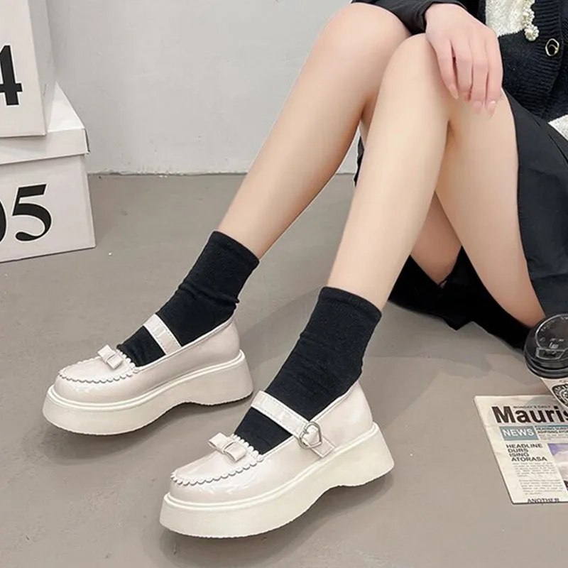 Heel Shoes for Women 2022 New Platform Shoes Kawaii Heart Buckle Lolita Shoes Uniform Bow Thick Heels Med Retro Mary Jane Shoes