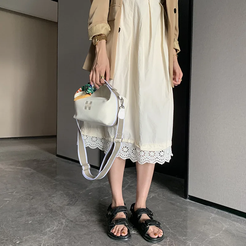 New canvas lunchbox bag women fashion bow handheld lunch bag walking dog bag wide shoulder strap bags
