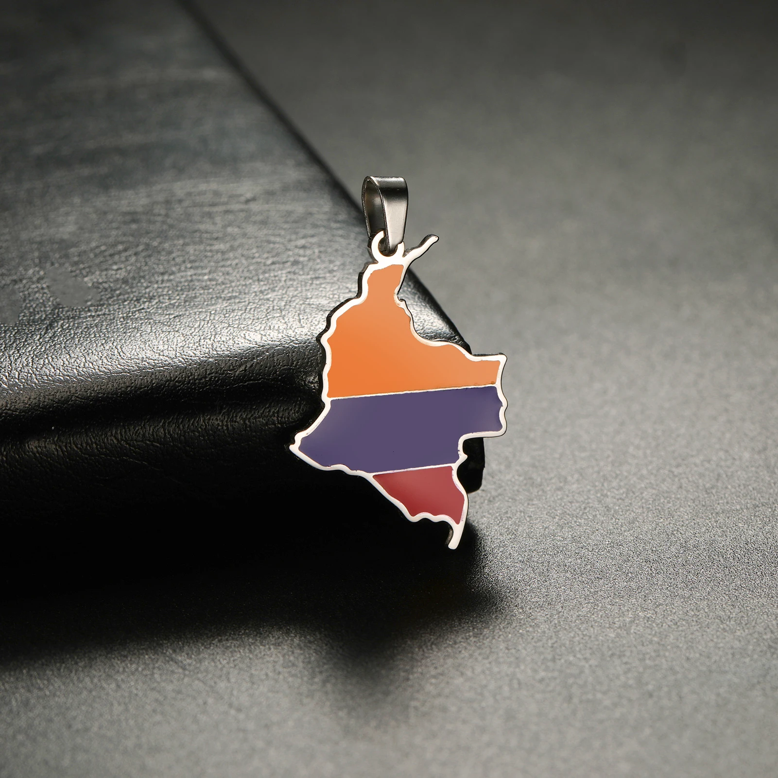 Großhandel Kolumbien Karte Flagge Charms Tropf Öl Land Karte DIY Charms für Schmuckherstellung