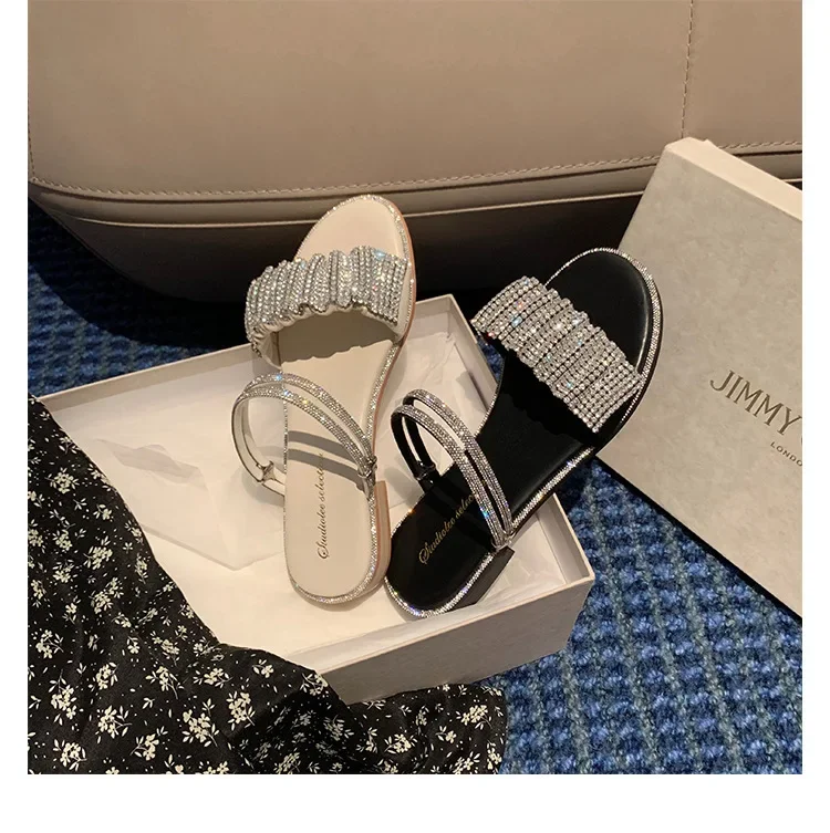 

2024 Summer New New Water Diamond One line with Open Toe Flat Bottom Two Wear Cool Slippers for Women's Summer Outwear