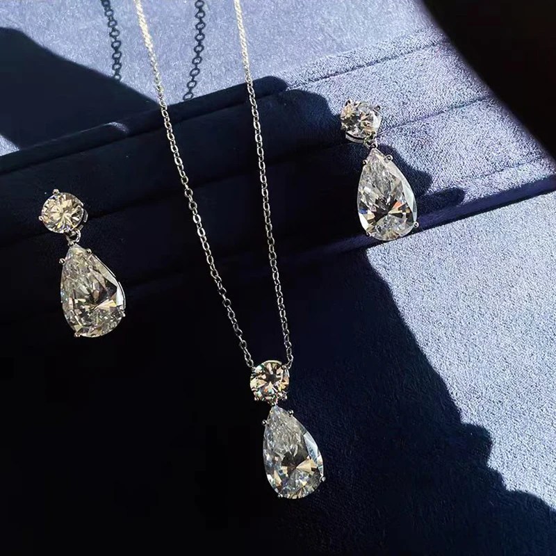 BXINY 19Carat Moissanite Water Drop Earrings - Close Up