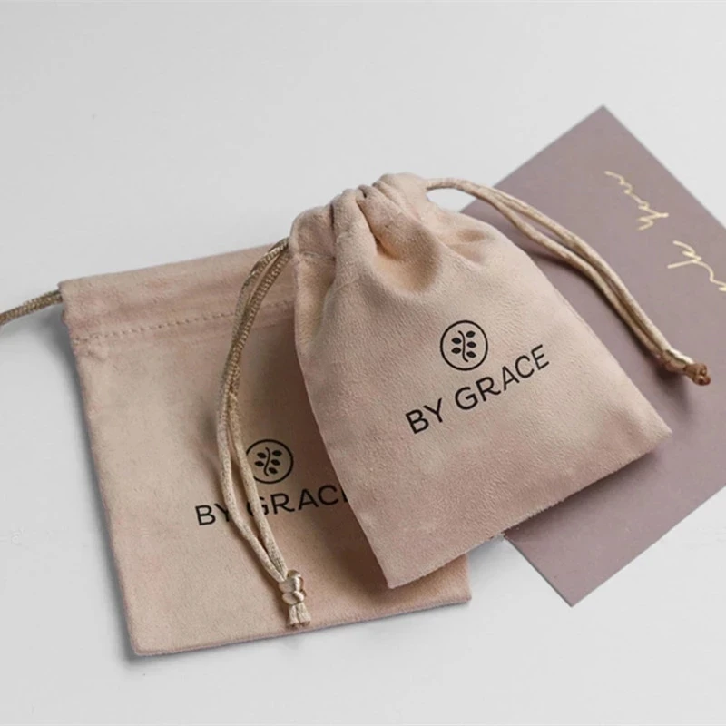 50pcs Custom Logo Print Nude Drawstring Bags Custom Jewelry Packaging Bags Chic Wedding Favor Bags Flannel Cosmetic Pouches 10pcs lot custom drawstring bags jewelry packaging bags pouches chic wedding favor bags flannel velvet