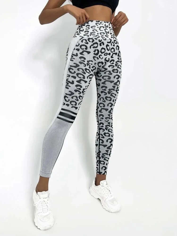 Full silhouette of the high-waisted ankle-length leopard leggings for spring and summer.