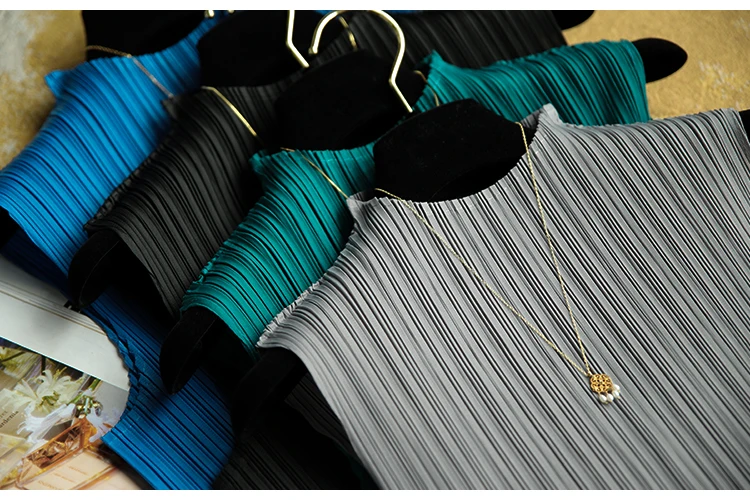 YUDX Miyake Pleated Classic Tops Sleeveless Bst T-shirt