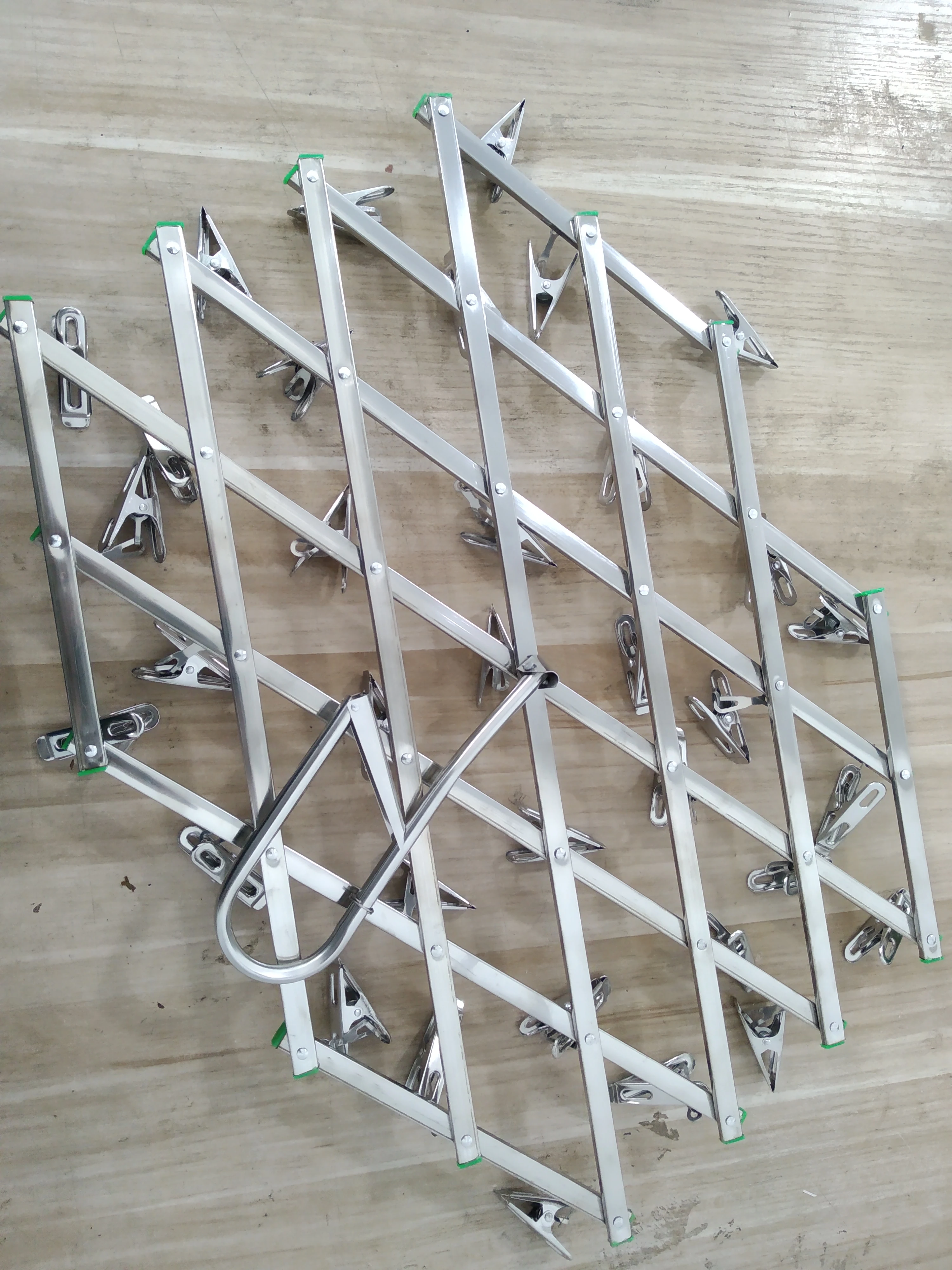 Stainless Steel Folding Clothes Drying Rack with 35 Clips