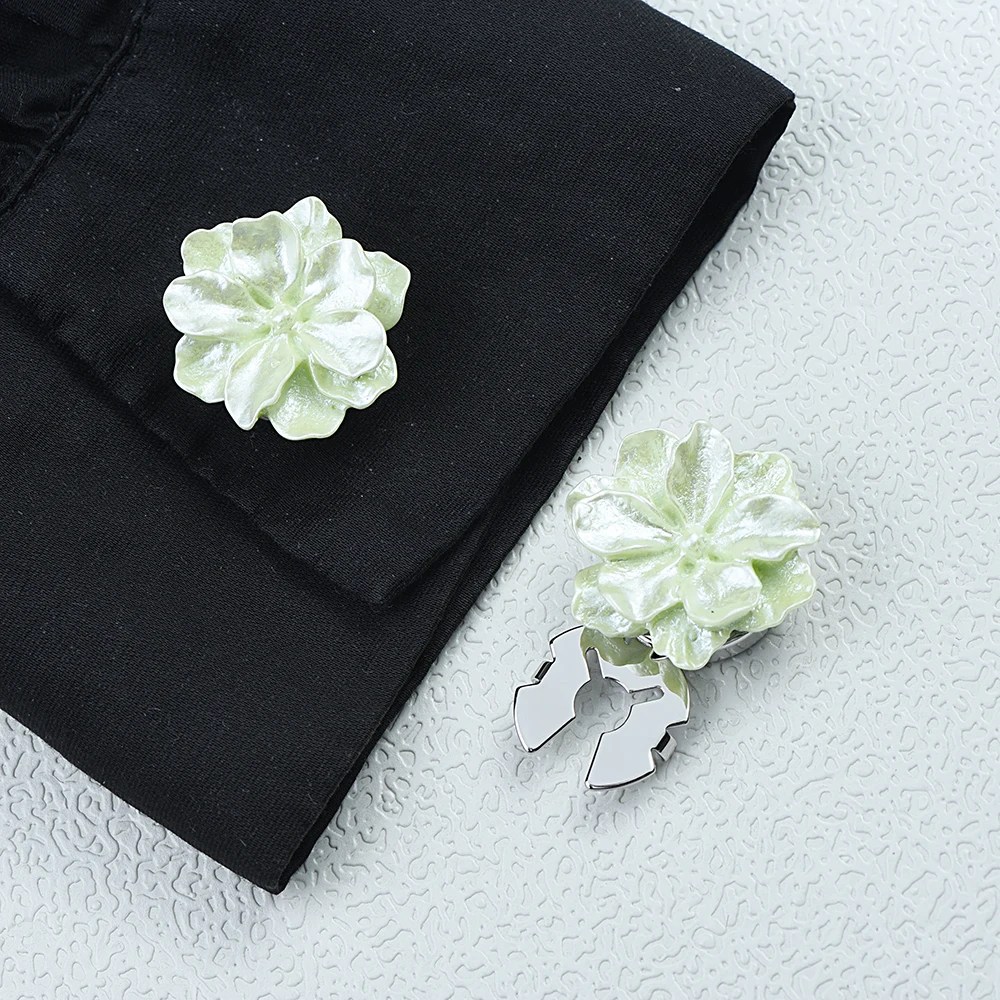 Pearlescent Gardenia Flower Button Covers Set for Women's Shirt Decoration