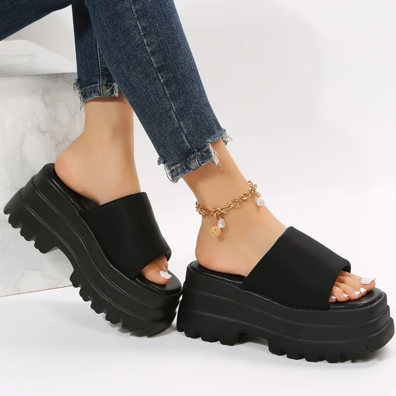 Sandálias plataforma de nylon preto para mulheres, cunhas grossas, chinelo de banda única, novo, verão, 2023