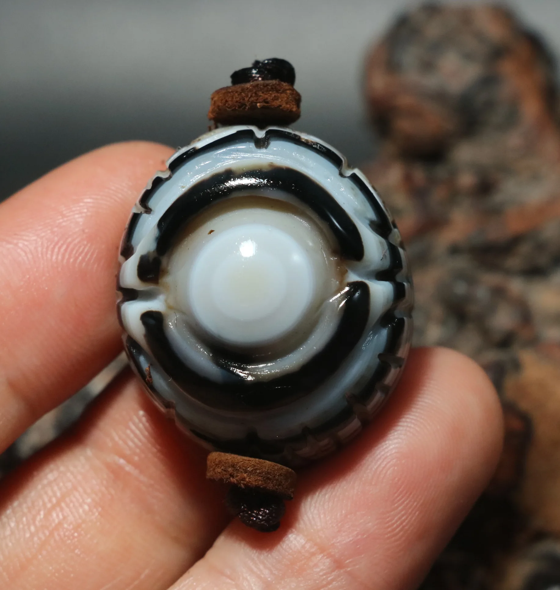 

B2403 Magic Power Tibetan Agate Colorful Scultural Buddha Hand Goat Eye Heaven Eye dZi Bead Pendant 3A Amulet Talisman Treasure