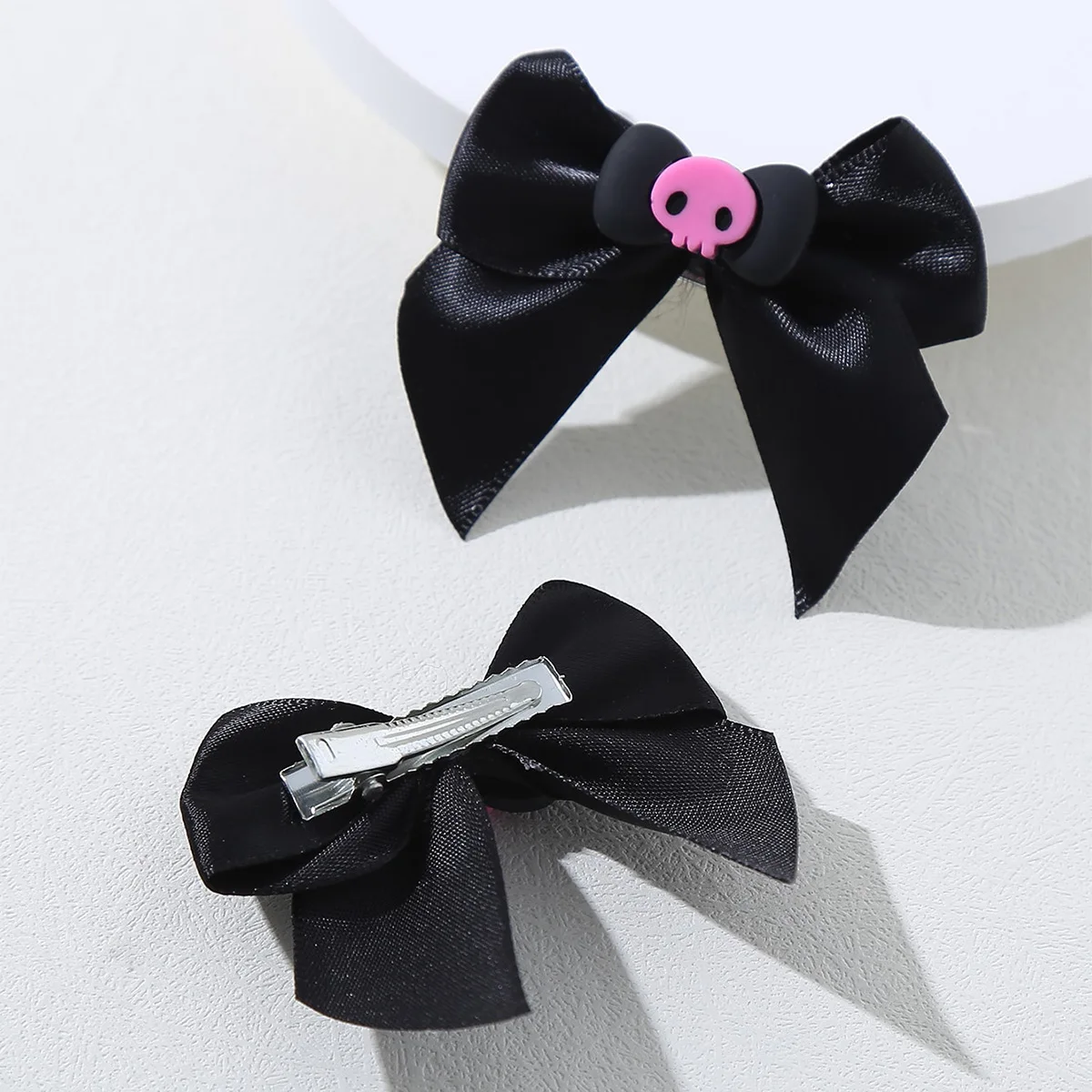 

4pcs Children Halloween Skull Ribbon Bow Hair Clip Black Hair Accessories Newborn Bowknot Hairpin Barrettes Girls Crocodile Clip