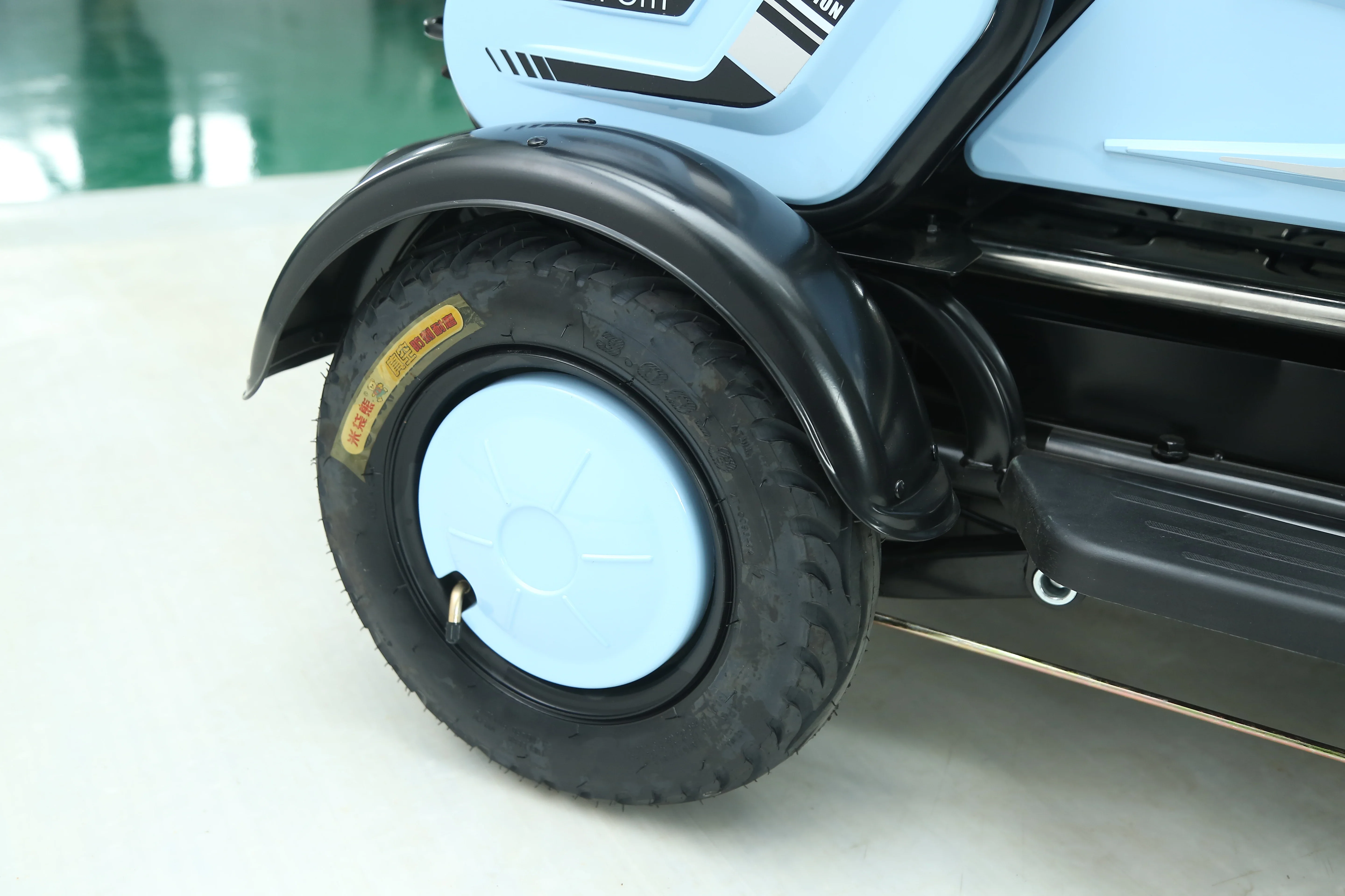 New Electric Tricycle Adult 3 Wheel Motorcycle Mobility Scooter With armrests with basket Electric Tricycle Electric Scooter 6