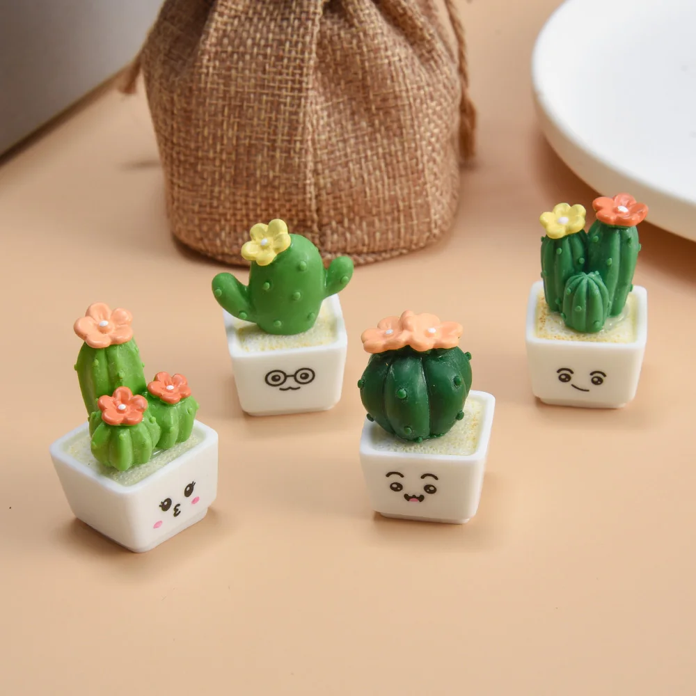 4/1Pcs Funny Resin Cactus Miniatures for Car Study Desk Decors DIY Micro Ornaments Mini Decoration Crafts Home Sculpture