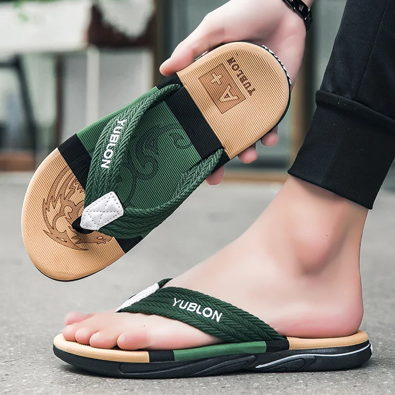 

2023 new men's Flip-flops soft bottom is not easy to slip Fashion trend Versatile slippers casual beach shoes do not stink feet