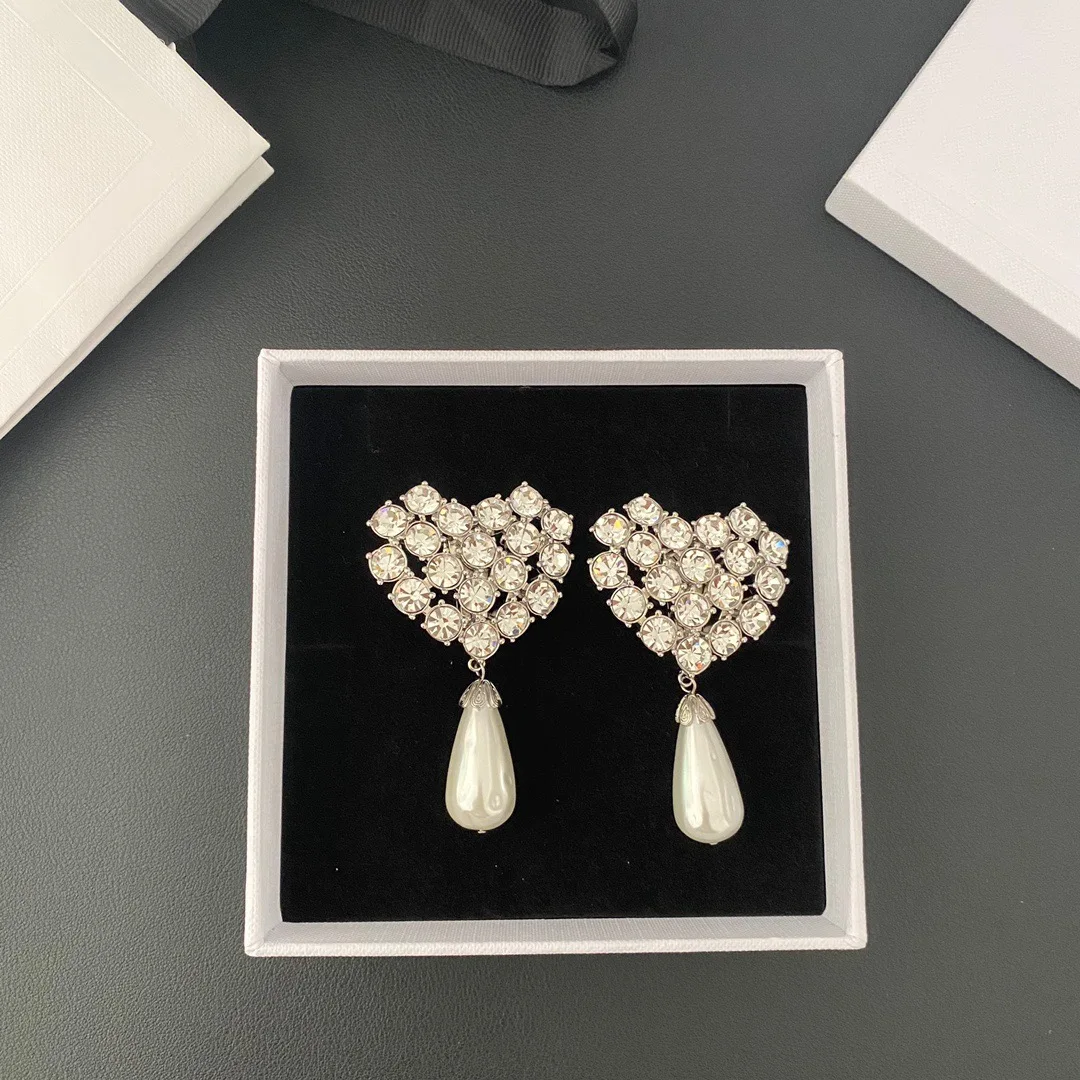 Earring Personality Light Luxury Vintage Heart Clip For Women Aretes De Mujer Pendientes Boucle D’Oreille Orecchini Clip De