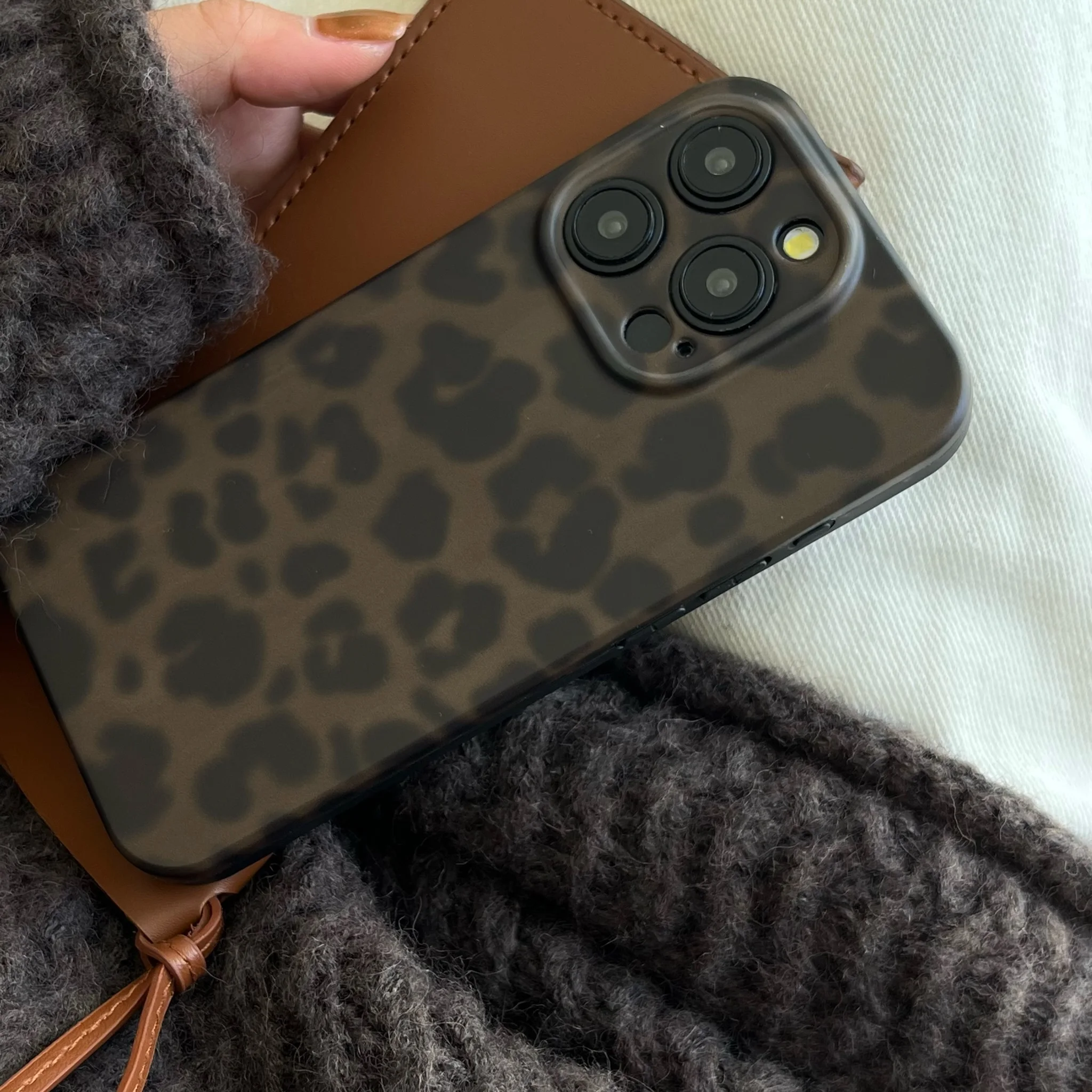 Leopard Print Matte Soft Cover - Fashion Retro Art Protective Phone Case