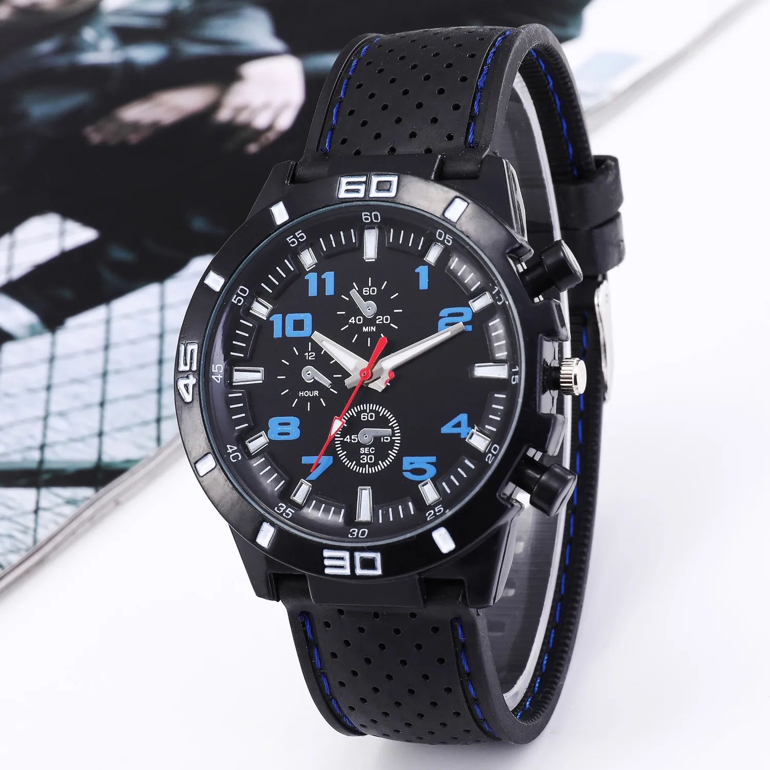 

Sport Quartz Heren Horloge Mode Klassieke Luxe Racing Business Dial Casual Niet Waterdicht Gesp Analoge Zwart Horloge