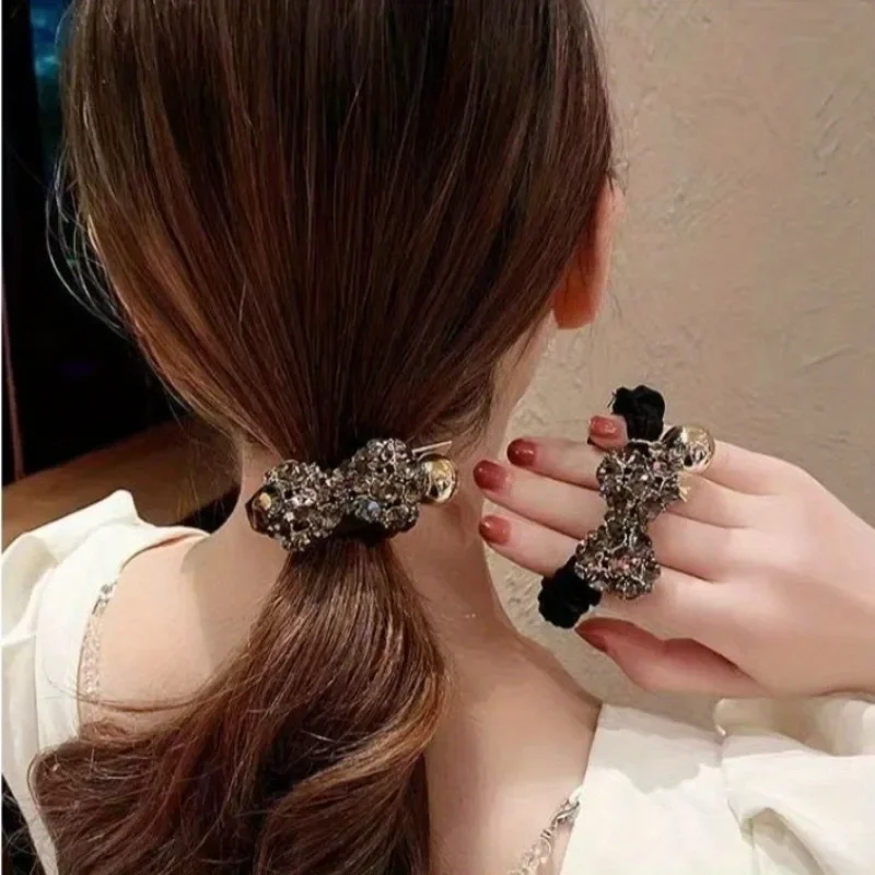 1PCS Bold and Durable Hair Ties with Beautiful Flowers- High Elastic Hair Bands for Women Elegant Ponytail Hair Rope Holders