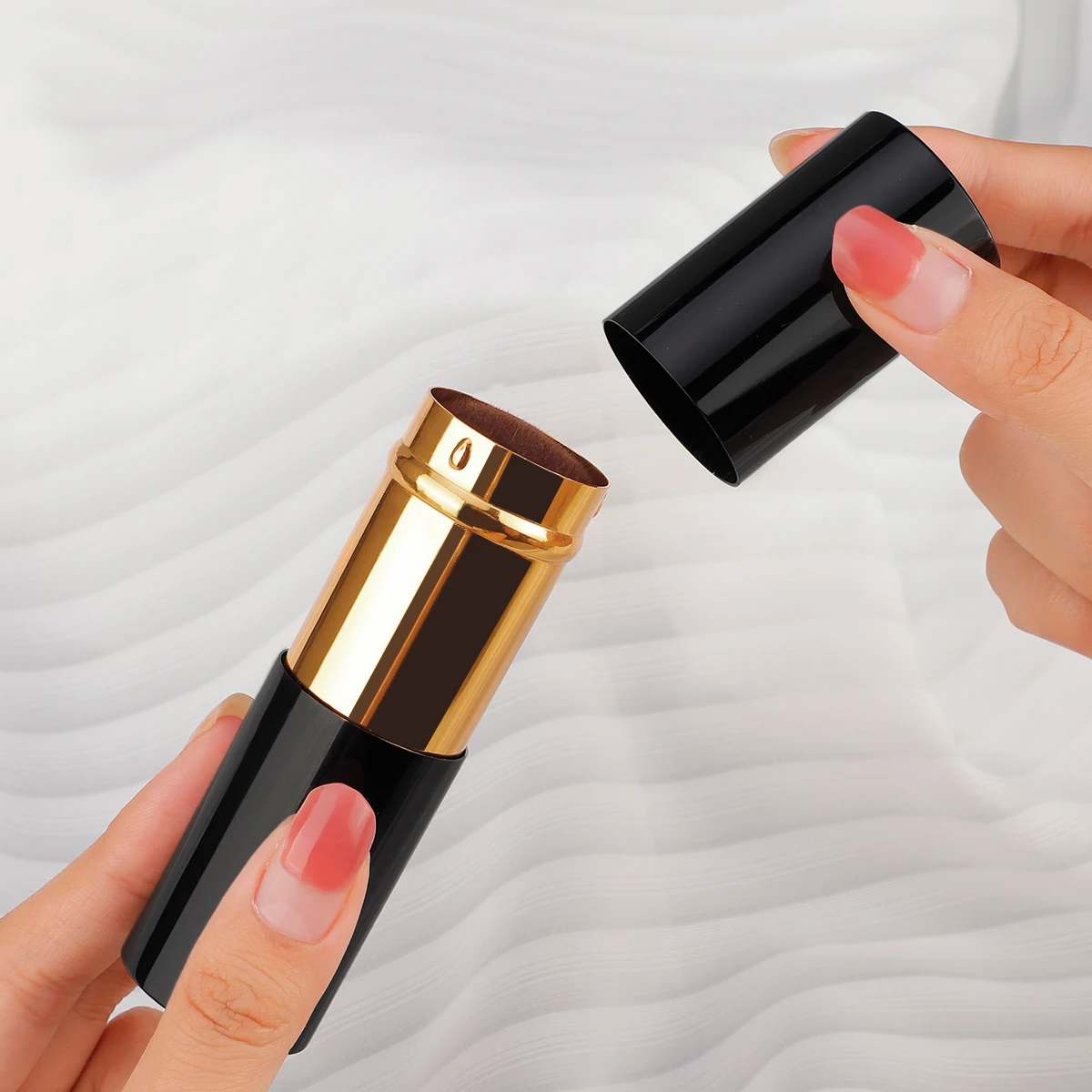 Retractable Powder Foundation and Blush Makeup Brush with Metal Handle