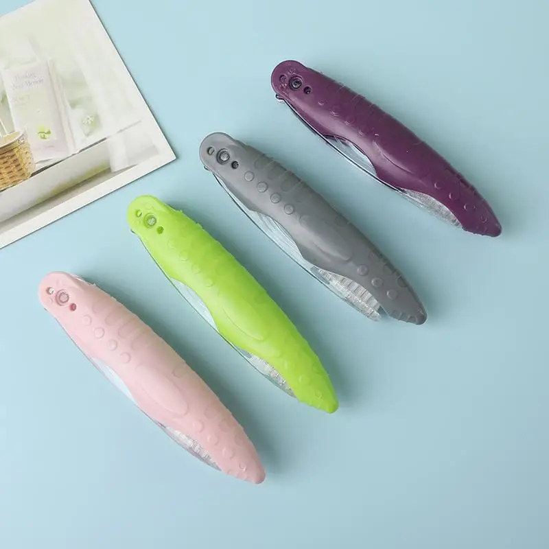 새로운 1pcs 여행용 접이식 칫솔 휴대용 칫솔 멀티 컬러 사이즈 접이식 브러쉬 여행용 매일 사용 여성 남성