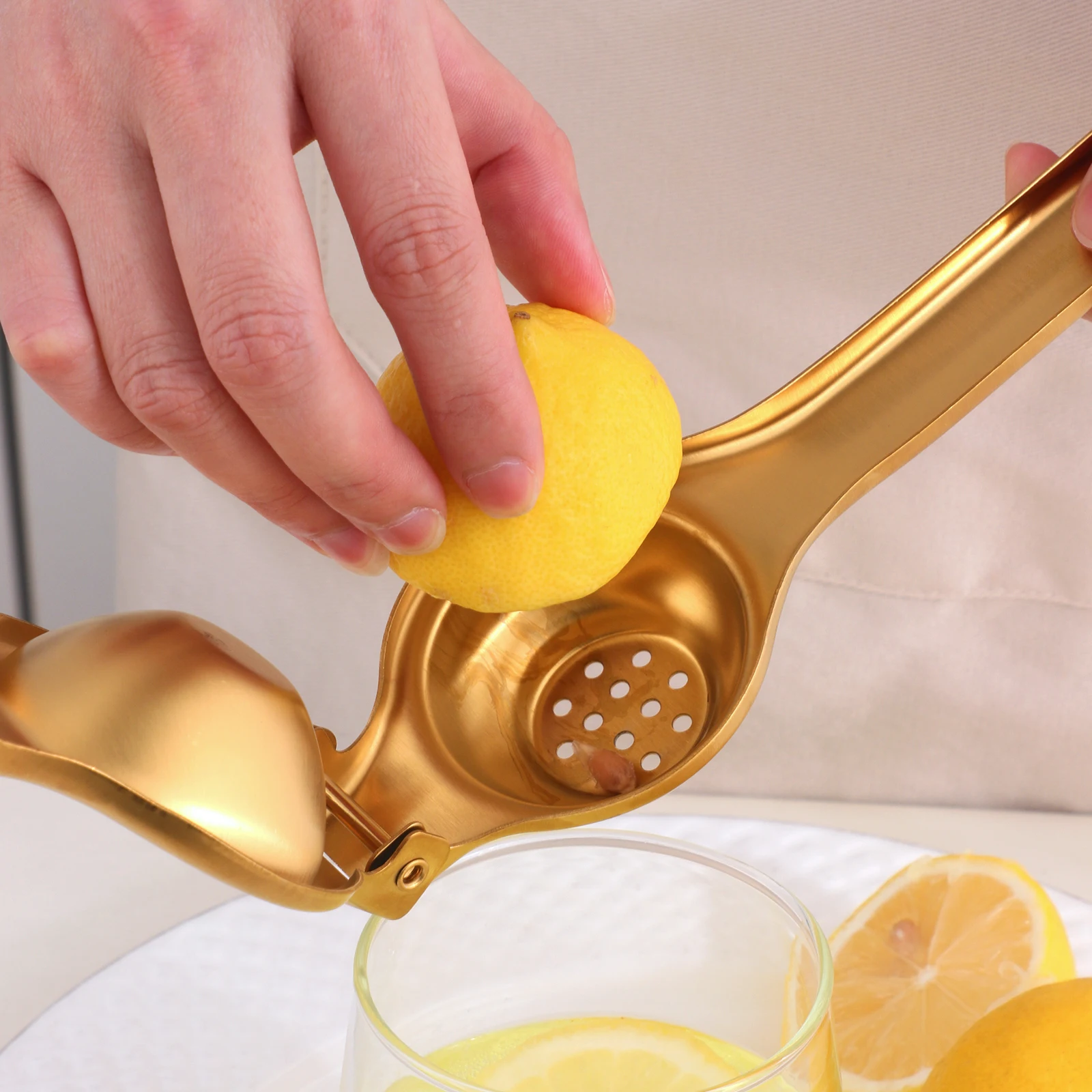 Fruit Juicer Lemon Squeezer 1PC Stainless Steel Manual Juicer Household Lemon Clip Creative Orange Juicer Squeezer Fruit Hand Pressing Kitchen Accessories