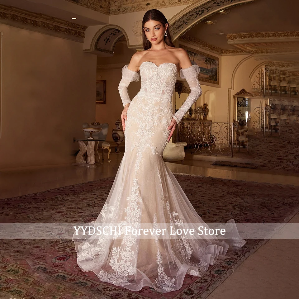 Maßgeschneidertes, sexy trägerloses Meerjungfrauen-Hochzeitskleid mit Spitzenapplikationen in Champagner, modernes, herzförmiges, rückenfreies Brautkleid für Damen 2026 – Detail 3