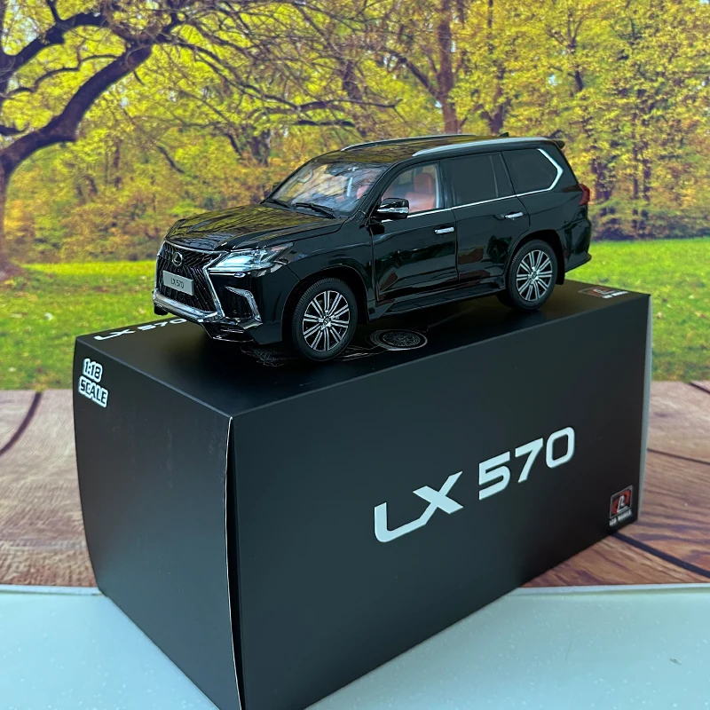 Lexus LX 570 ブラック 1/18スケール モデル Lexus LX570 Black 1:18 by LCD Models